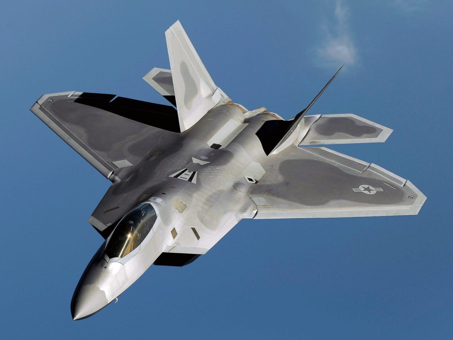 Lovac F-22 Raptor u letu