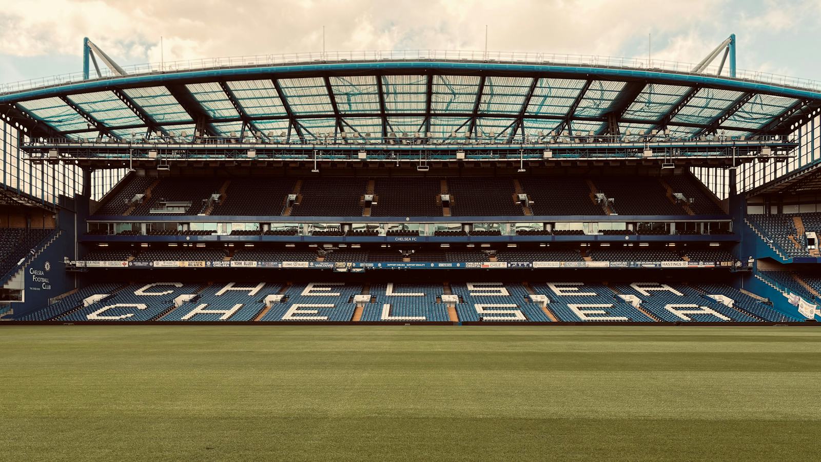 Tribine stadiona Stamford Bridž u Londonu